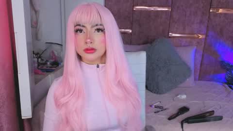 viollettebylyly online show from 12.15.25