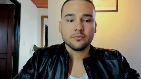 Vito Ferrer online show from 01.16.25