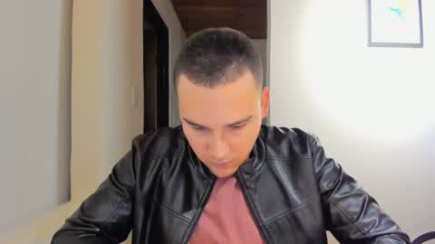 Vito Ferrer online show from 01.20.25