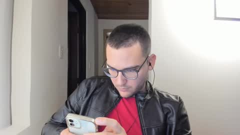 Vito Ferrer online show from 02.08.25