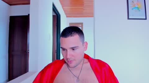 Vito Ferrer online show from 02.25.25