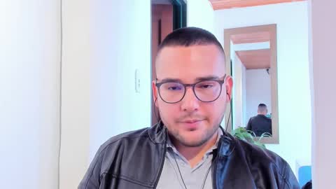 Vito Ferrer online show from 03.01.25