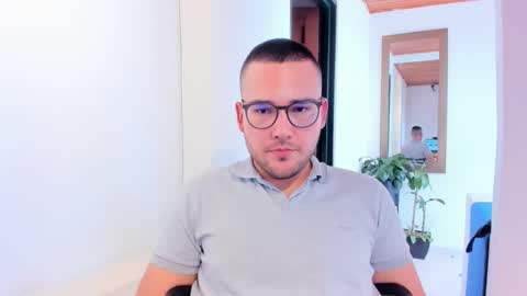 Vito Ferrer online show from 03.01.25