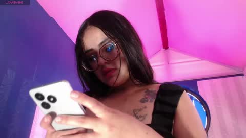 Snapshot of vitoria23_ chatting on 05.07.26 victoria 3 online show from 05.07.26