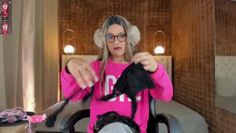 VittaaaPlease help me with your thumbs up its important  online show from 01.15.25