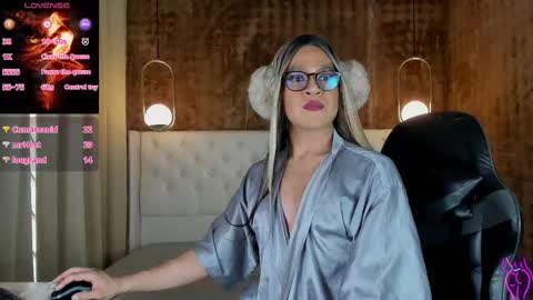 VittaaaPlease help me with your thumbs up its important  online show from 02.23.25