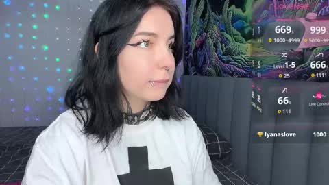 Vivi   online show from 12.15.25