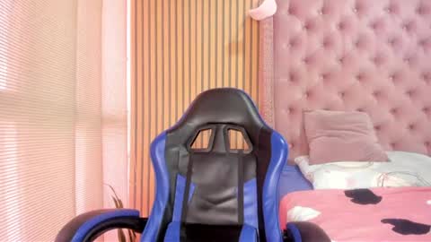 Snapshot of vivi_cooper chatting on 07.20.26 vivi cooper online show from 07.20.26