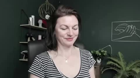Vivian online show from 05.21.26