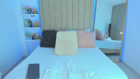 Vivian Monroe online show from 01.15.25