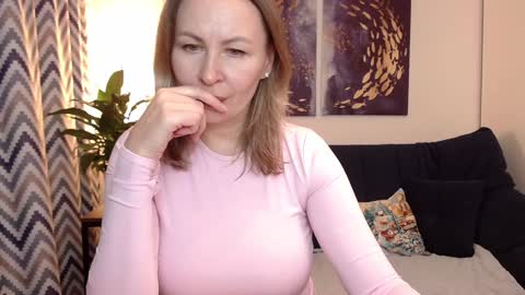 Vivian online show from 12.13.24