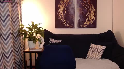 Vivian online show from 10.28.25