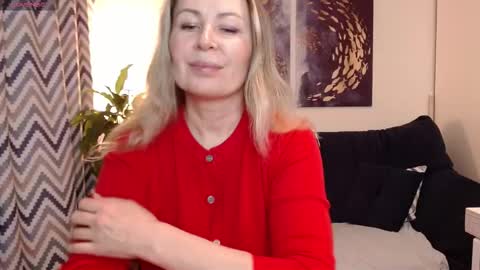 Vivian online show from 11.14.25