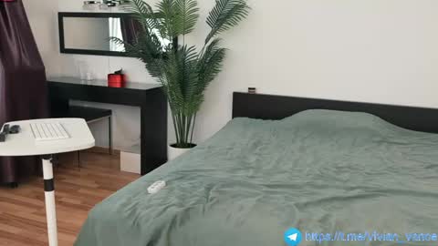 Vivian Vance online show from 04.16.26