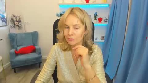 Snapshot of vivianlirei chatting on 02.26.26 Sinti online show from 02.26.26