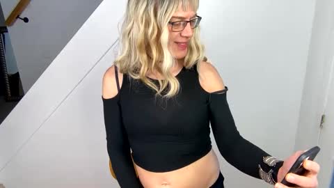 Snapshot of viviannexxx2022 chatting on 01.24.25 Vivlove online show from 01.24.25