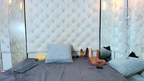 Snapshot of vivianrose3x chatting on 02.22.26 VivianRose online show from 02.22.26