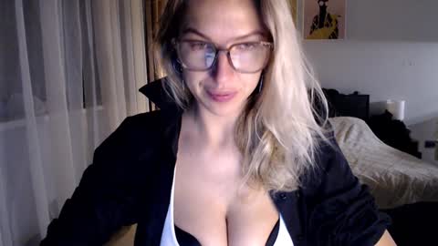 VI       online show from 01.22.25