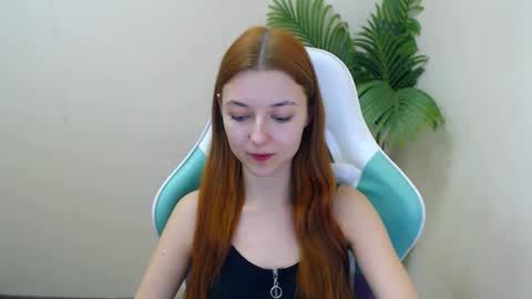 Snapshot of vivien_leight chatting on 01.17.25 Vivien online show from 01.17.25