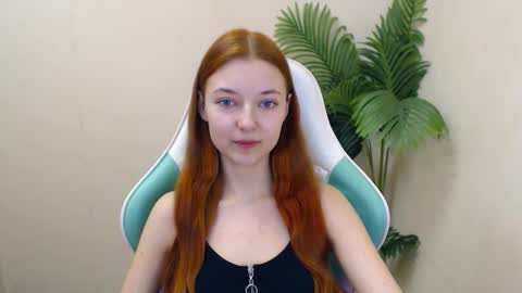 Snapshot of vivien_leight chatting on 02.17.25 Vivien online show from 02.17.25