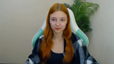 Snapshot of vivien_leight chatting on 10.15.25 Vivien online show from 10.15.25