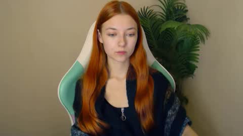 Snapshot of vivien_leight chatting on 11.20.25 Vivien online show from 11.20.25