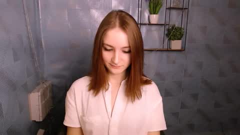 Snapshot of vivienalles_ chatting on 12.01.24 vivienalles_ online show from 12.01.24