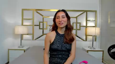 Snapshot of vivieneluxe chatting on 07.09.26 Viviene online show from 07.09.26