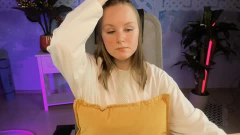 Vivien online show from 01.08.25