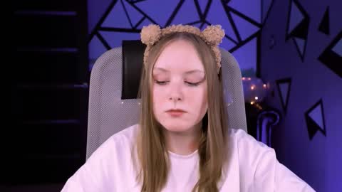 Vivien online show from 02.13.25