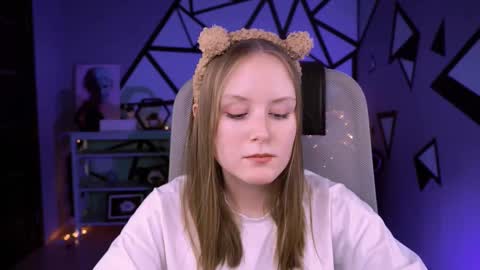 Vivien online show from 02.13.25