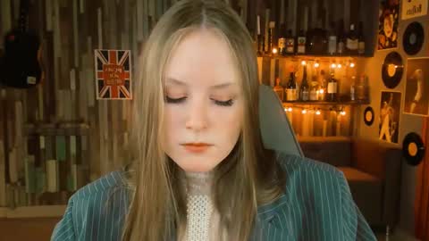 Vivien online show from 02.20.25