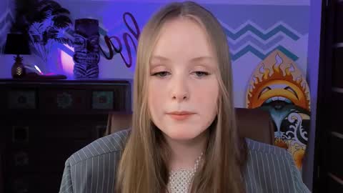 Vivien online show from 02.22.25