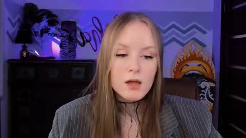 Vivien online show from 02.23.25