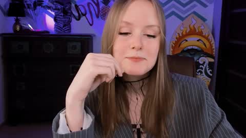 Vivien online show from 02.23.25