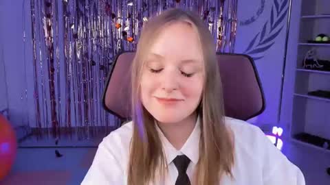 Vivien online show from 03.07.25