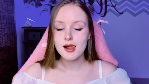 Vivien online show from 10.05.25