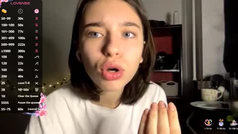 Vivi online show from 12.14.25