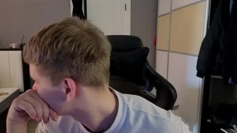 Snapshot of vivienneee777 chatting on 02.05.26 Nikita online show from 02.05.26