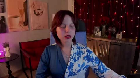 Snapshot of viviennehebert chatting on 05.11.26 Vivienne online show from 05.11.26