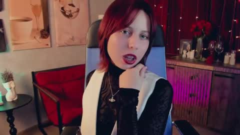 Snapshot of viviennehebert chatting on 05.12.26 Vivienne online show from 05.12.26