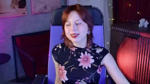 Snapshot of viviennehebert chatting on 05.16.26 Vivienne online show from 05.16.26