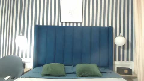 Vivian  online show from 09.18.25