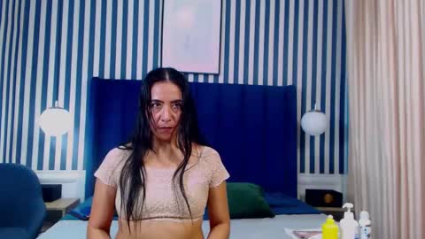 Vivian  online show from 09.20.25