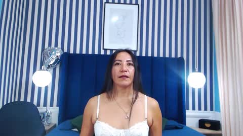 Vivian  online show from 01.08.26