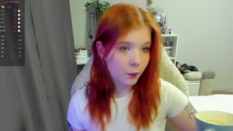 Snapshot of vivy_ chatting on 06.19.26 chatur babes online show from 06.19.26