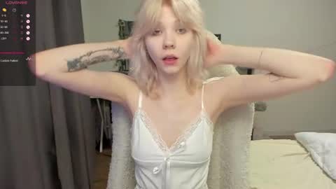 Snapshot of vivy_ chatting on 07.21.26 chatur babes online show from 07.21.26