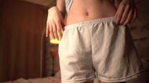 Snapshot of vixcx_ chatting on 10.26.25 vixcx_ online show from 10.26.25