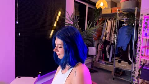 Polly  Online mostly at 9pm-2am UK Time online show from 09.29.25