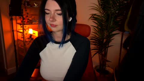 Polly  Online mostly at 9pm-2am UK Time online show from 03.22.26